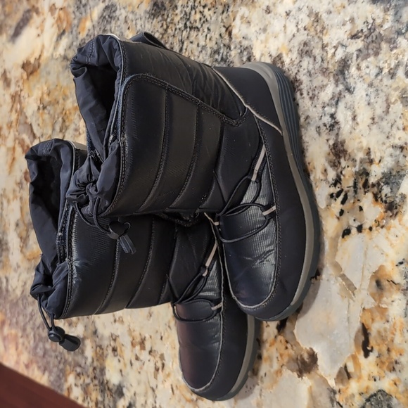 Lands End Velcro Side Snow Boots - Picture 2 of 4